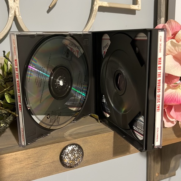 Vintage War of the Worlds Cds Set of Two Compact Disks Jeff Wayne 1970s - Picture 4 of 7